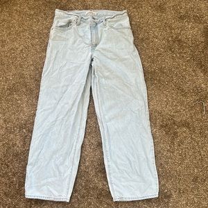Light Wash Levi’s Baggy Dad Jean